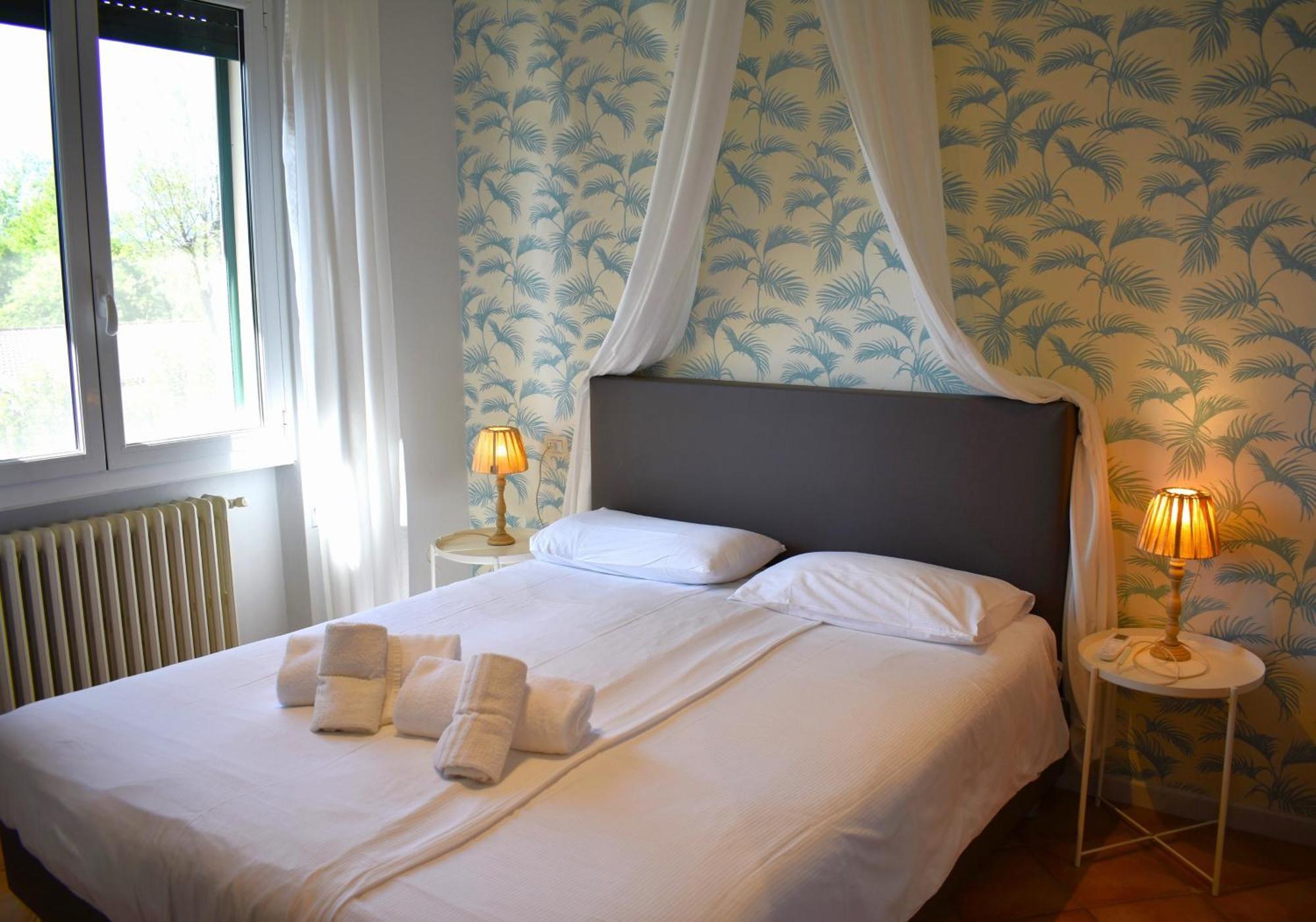 Park Residence Il Gabbiano Moniga del Garda Habitación foto