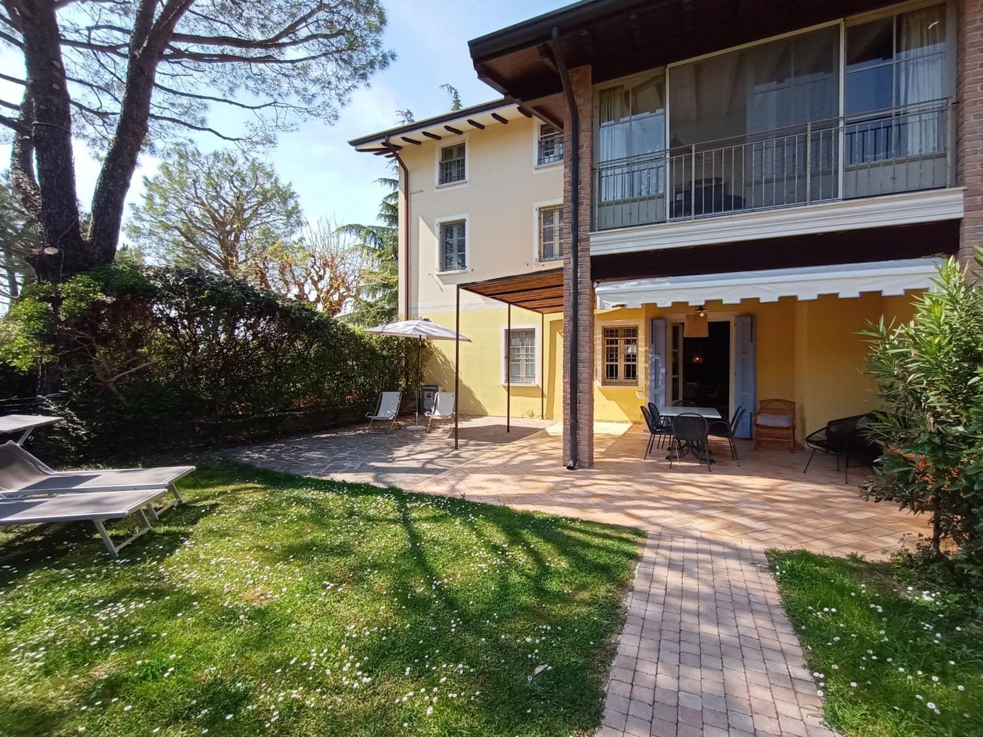 Park Residence Il Gabbiano Moniga del Garda Habitación foto